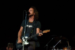 20061209_011_PearlJam_Hawaii